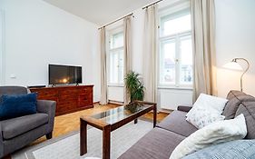 Quiet Apartment In The Old Town